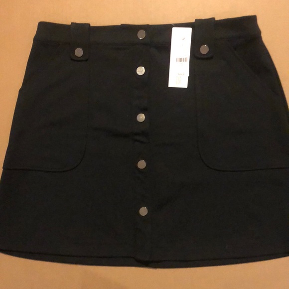 New York & Company Dresses & Skirts - NEW NY&C Size 14, Black Snap Button down skirt polyester